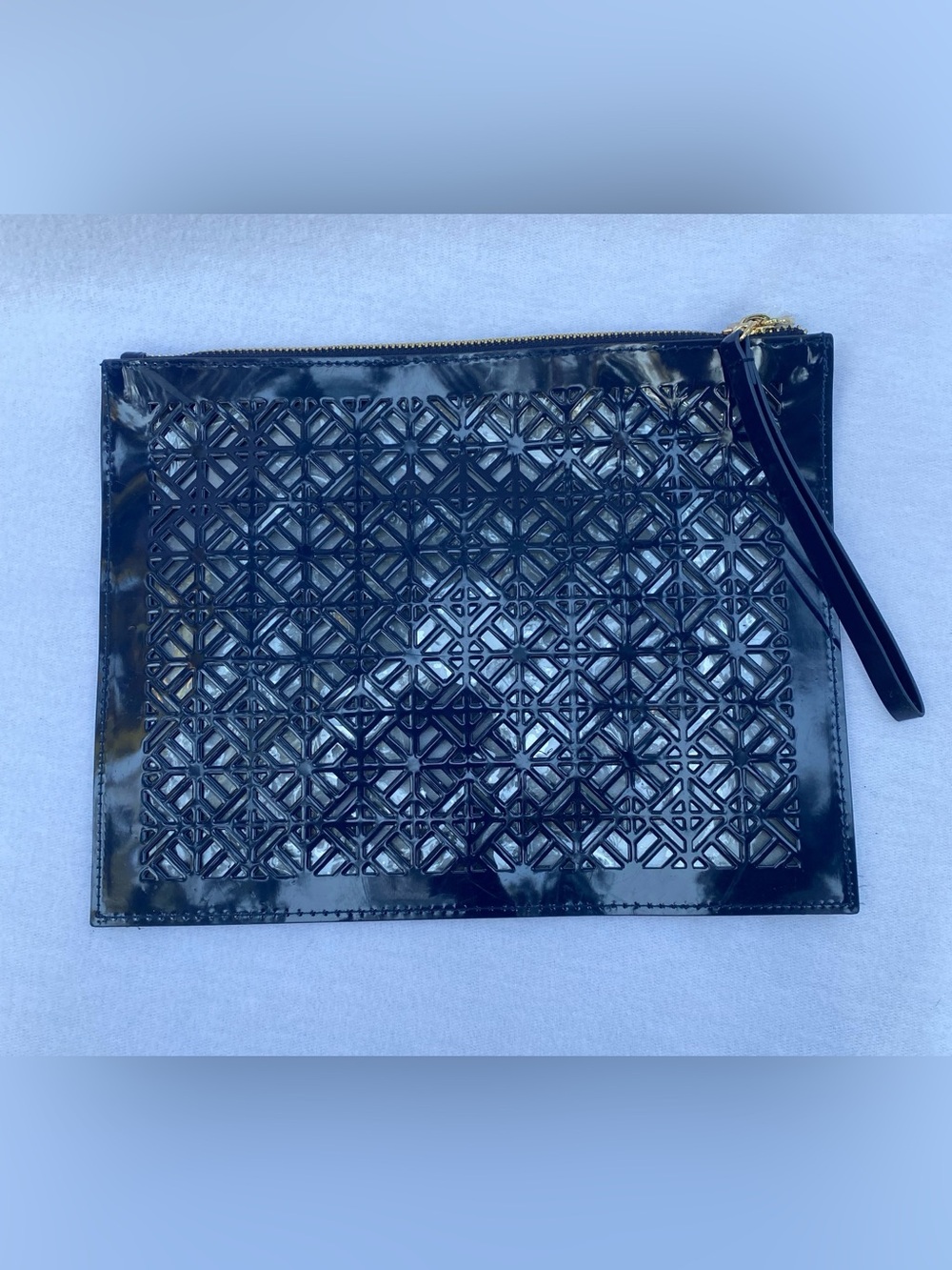 Tory Burch Navy Patent Geometric Cutout Zip Wristlet Clutch Gold Hardware NWOT